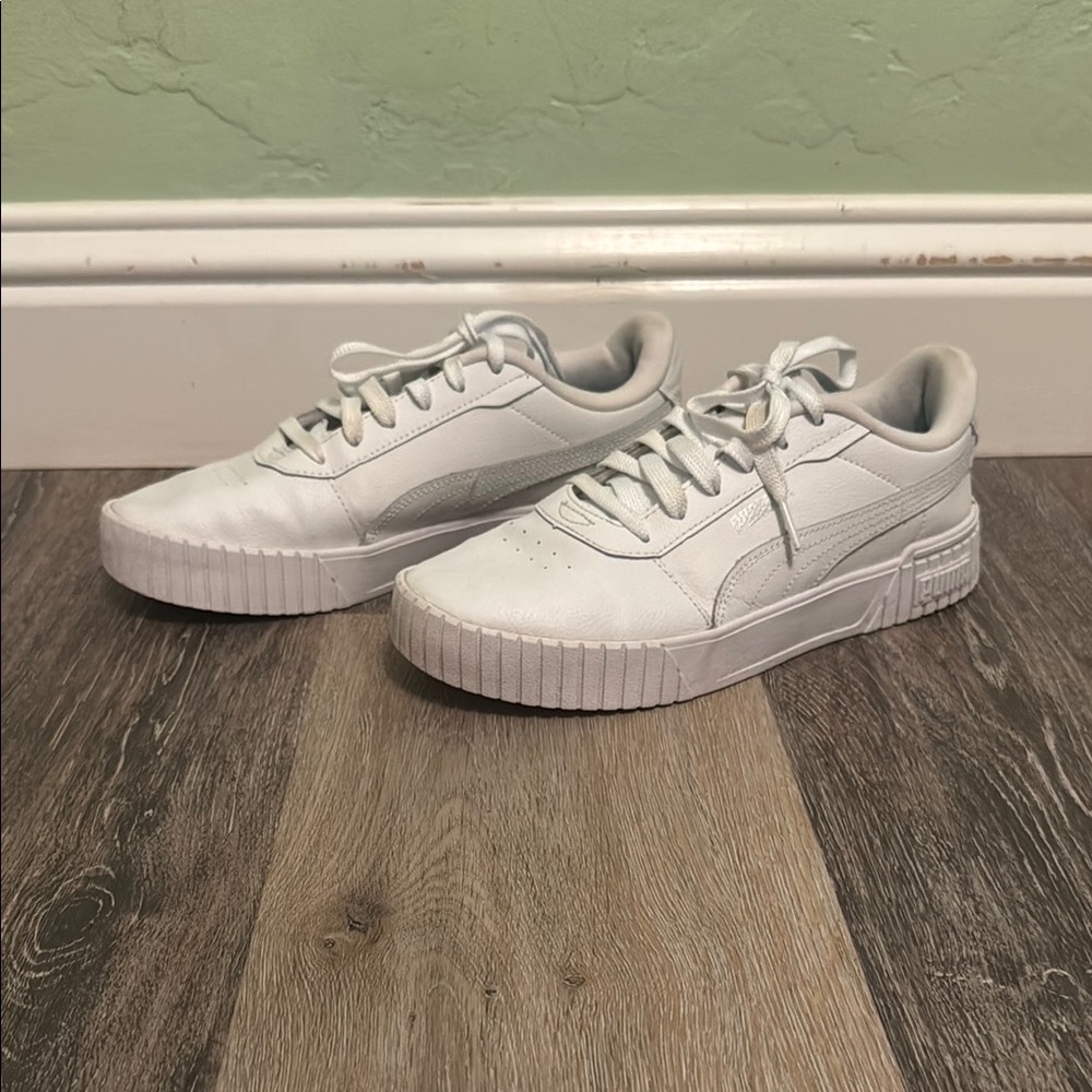 PUMA WHITE SNEAKERS
